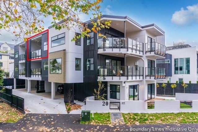 Apartment with River Views!