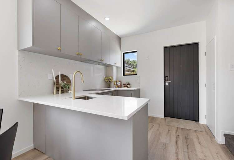 1/77 Glenmore Road Sunnyhills_5