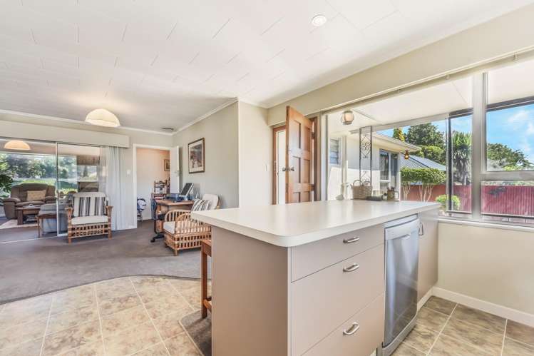 13 Newall Avenue Stoke_11