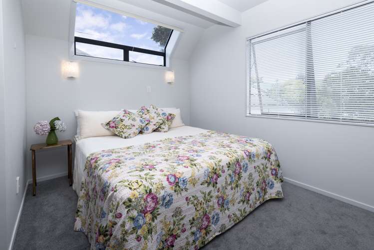 2/7 Hostel Access Road Eastern Beach_15