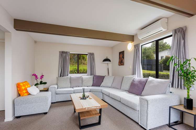 2/70 Ayton Drive Totara Vale_1