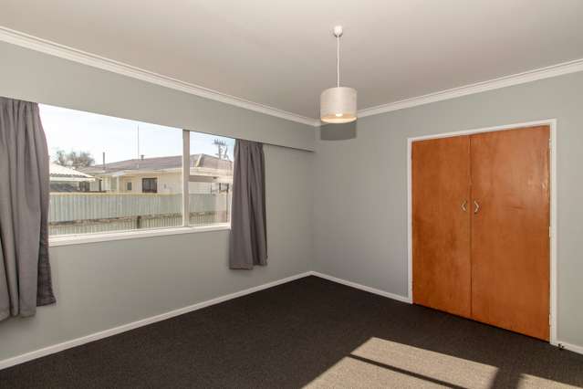 81 Harold Holt Avenue Onekawa_3