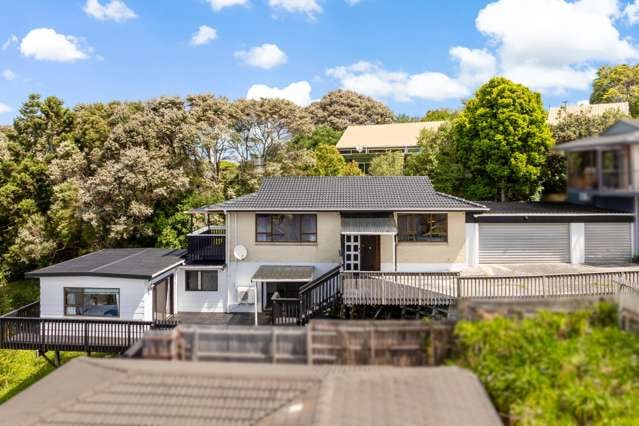 Slice of Paradise with Rangitoto Views!