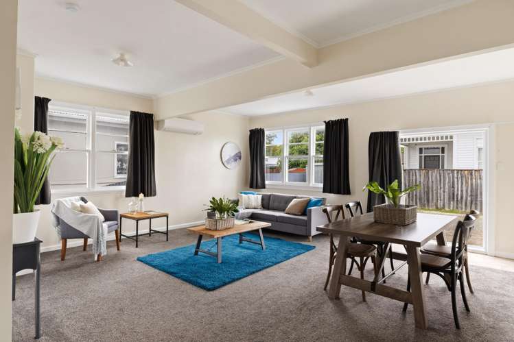 73 De Lautour Road_2