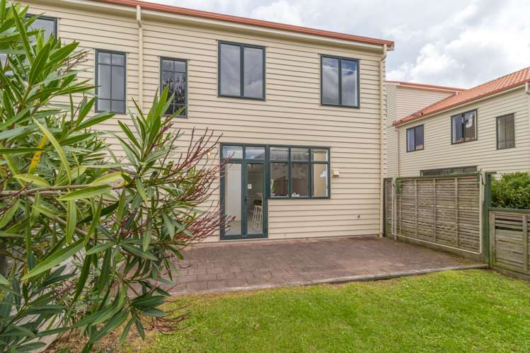 97/1 Ambrico Place New Lynn_11