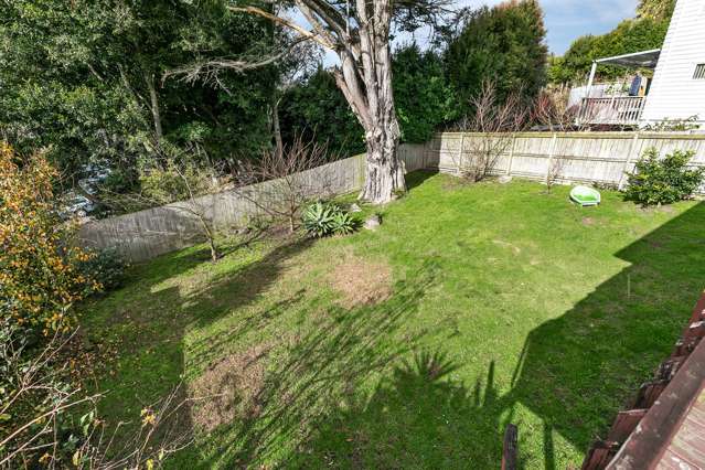 2/21a Ludlow Terrace Totara Vale_1