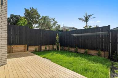 Lot 2 & 9/36 Thatcher Street_1
