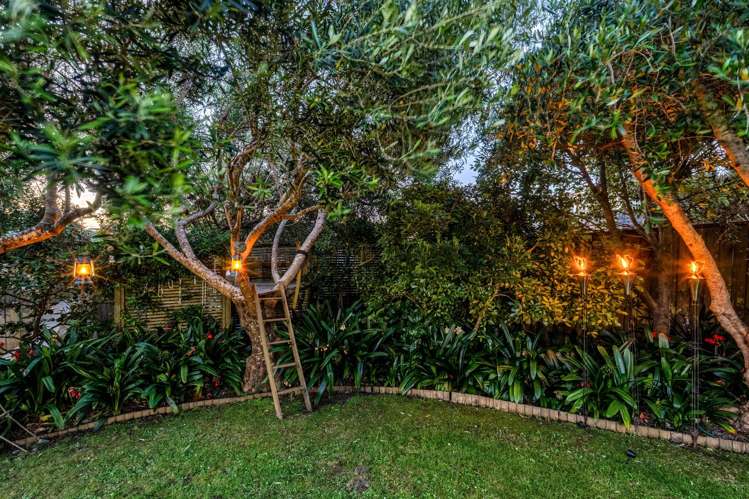 53 Oliver Road Eastern Beach_32