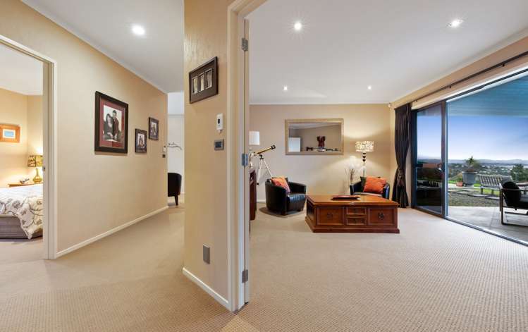 664a Ridge Road Riverhead_12