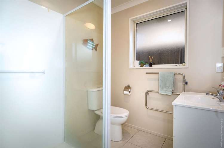 2/60 Bassett Street Burwood_9