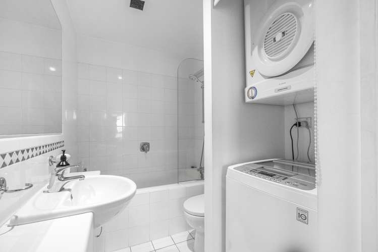 8d/8 Howe Street Freemans Bay_13