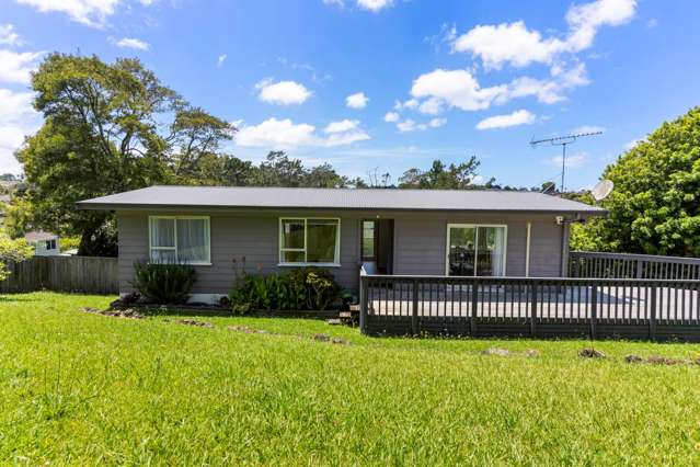 SINGLE LEVEL, FREEHOLD, MOVE-IN READY!