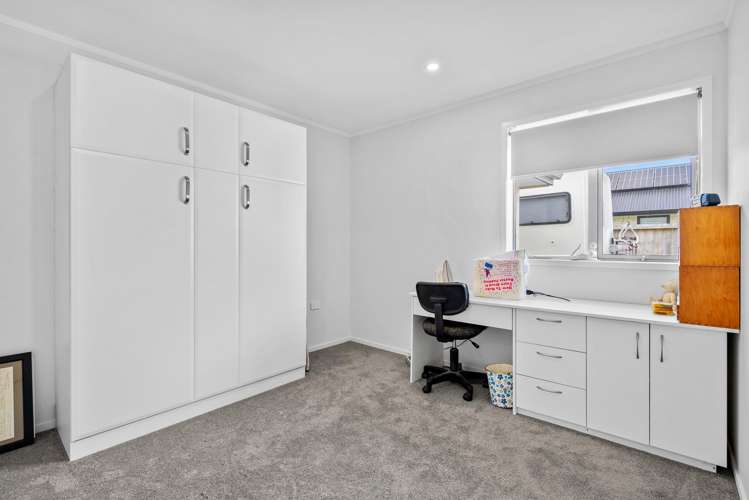 29 Saint Michael Crescent One Tree Point_23