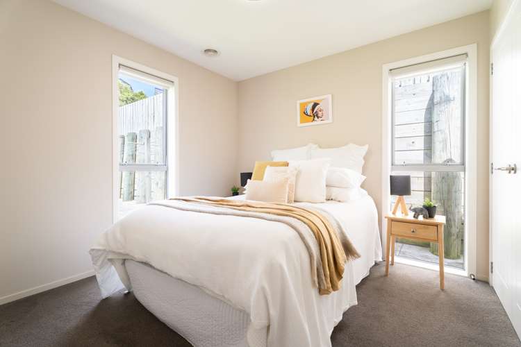 57 Red Beech Avenue Woodridge_15