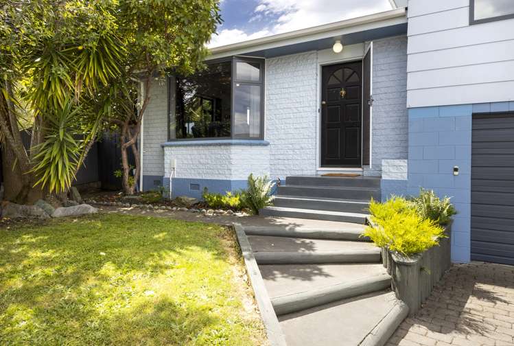 21 Newbourne Crescent Redwoodtown_16