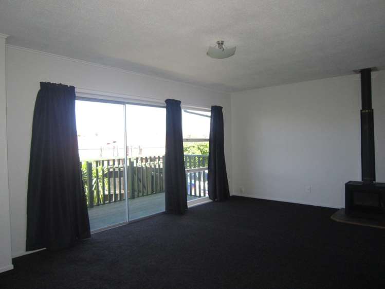 155 Edmonton Road Te Atatu South_7