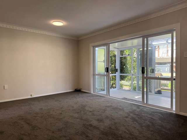 Charming 2-Bedroom Unit in Sandringham Retirem...