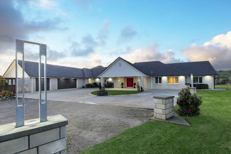 1242 State Highway 16 Waimauku_9