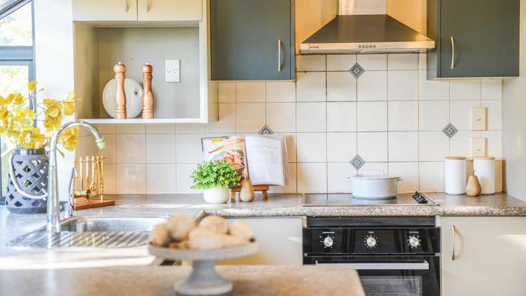 1266 New North Road_2