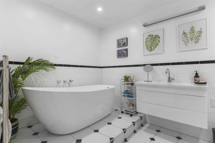 75 Churchill Road Cockle Bay_18