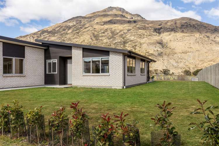 19 Regent Street Lower Shotover_23