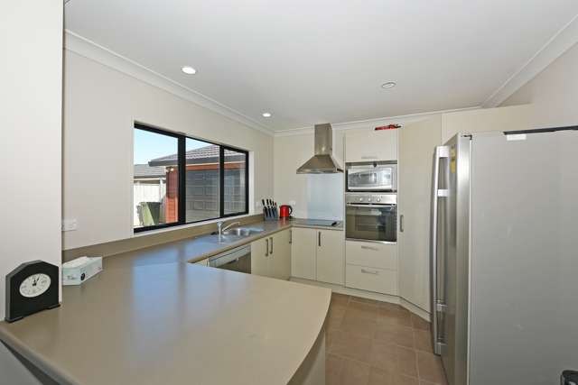 23 Sun Valley Grove Wainuiomata_4