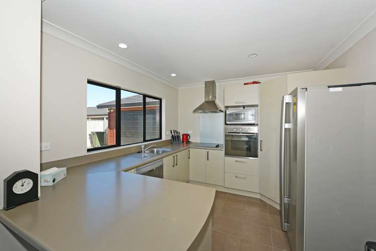 23 Sun Valley Grove Wainuiomata_4