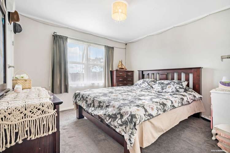 2 Hobart Crescent Wattle Downs_3