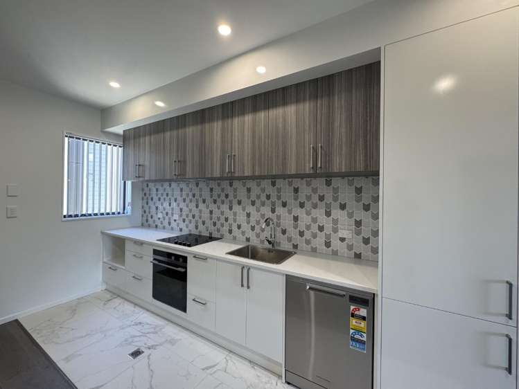 2/17 Barneys Farm Road Clendon Park_2