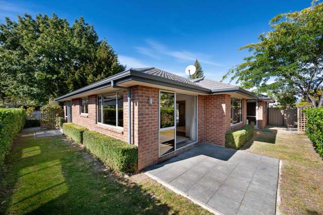 Charming 3-Bedroom Home in Sought-After Cromwell!