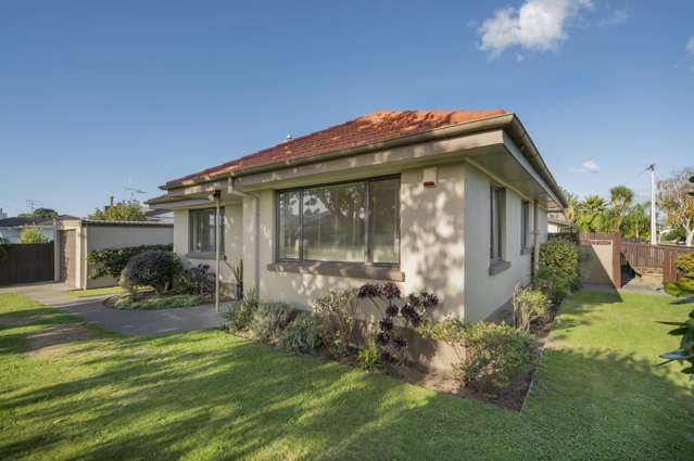 2 Pemberton Crescent Greerton_2