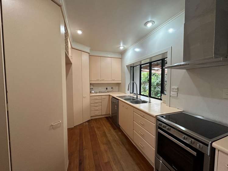 7 Eastern Beach Road Eastern Beach_2