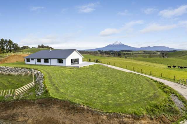 LIFESTYLE SANCTUARY WITH BREATHTAKING VIEWS