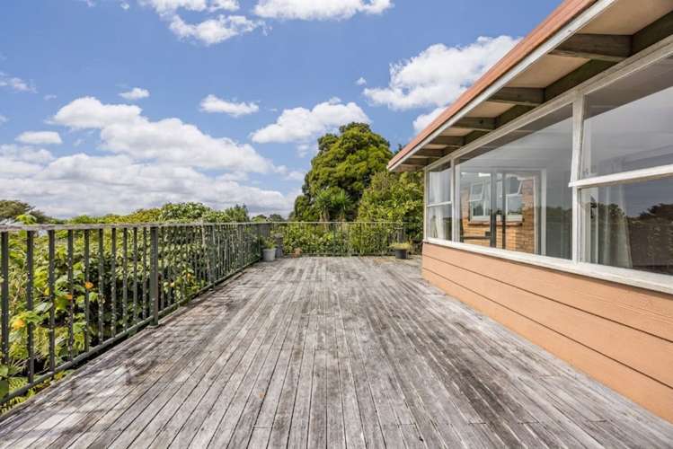 453 Scenic Drive Waiatarua_15
