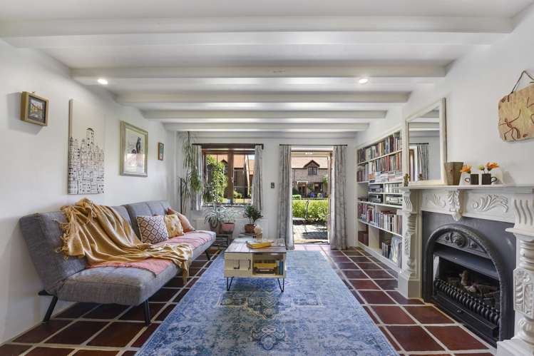 9/10 Quiet Woman Way Monaco_3