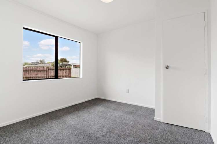 2/10 Trevor Hosken Drive Wiri_11