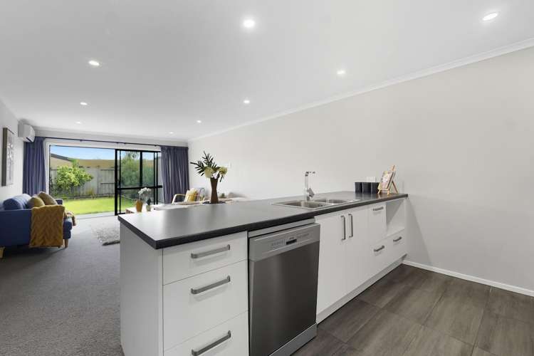 Unit 1/11 Mana Drive Baverstock_3