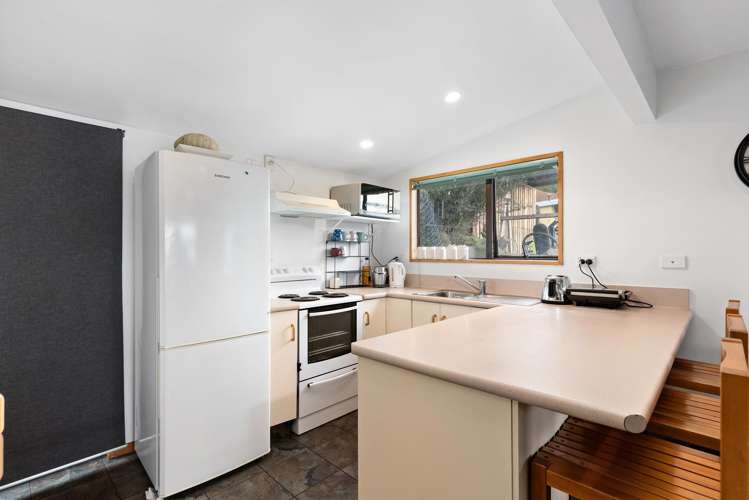 7b Caples Place Fernhill/Sunshine Bay_7