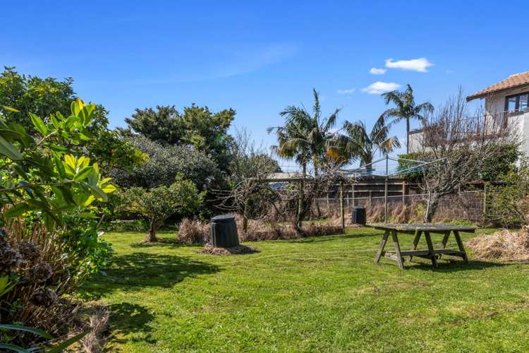 26 Merani Street Narrow Neck_12