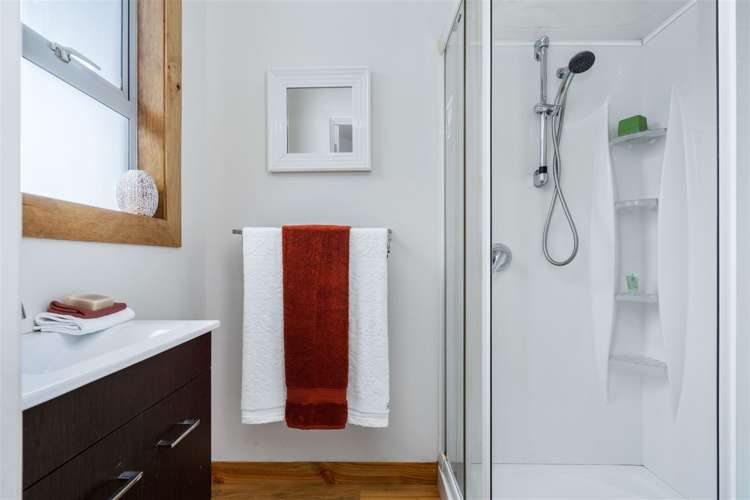 69 Memorial Drive Parahaki_11