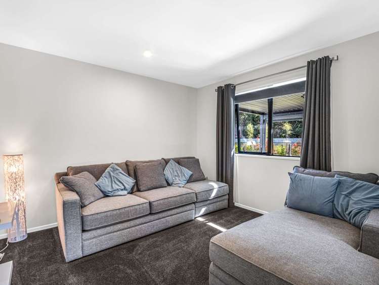 1 Cox Lane Amberley_10