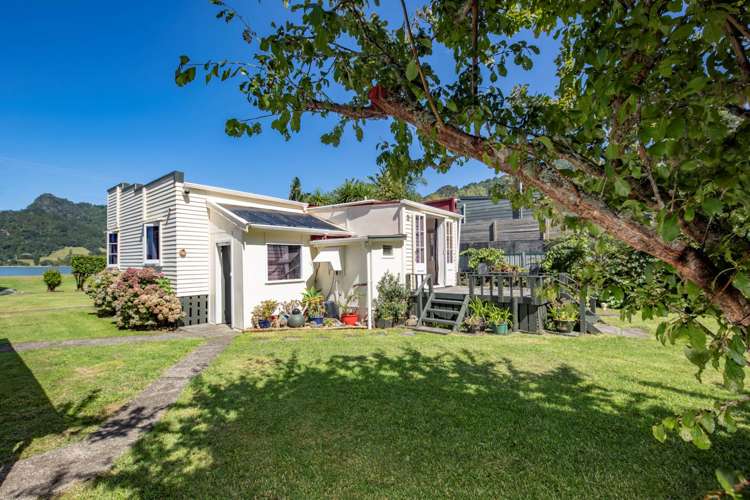 1220 Huia Road Huia_15