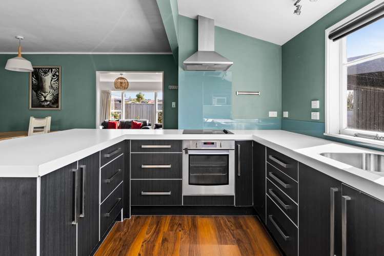 4 Holyrood Street_0