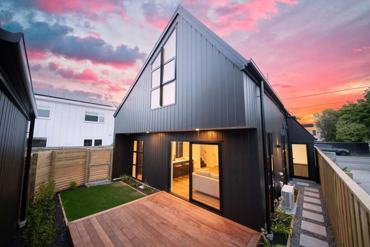 152A Hills Road Edgeware_1