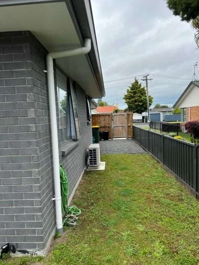 2/3 Daisy Street 1055_2