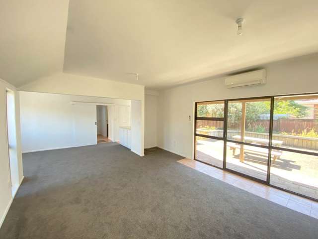 2/59 Cook Street Howick_2