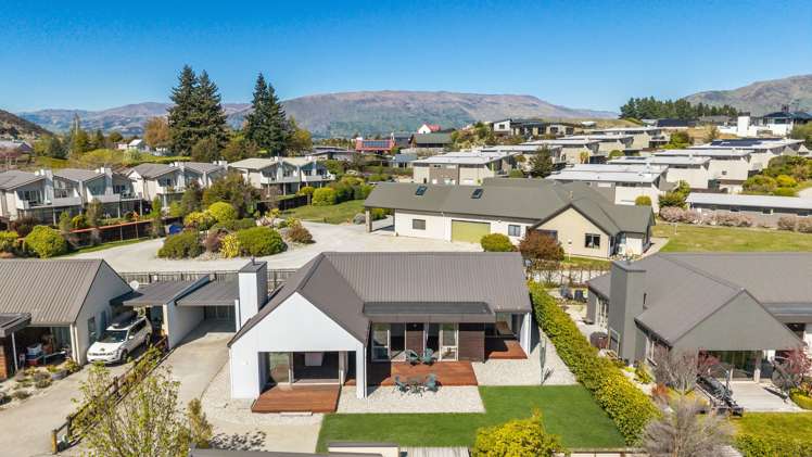 347 Aubrey Road Wanaka_1