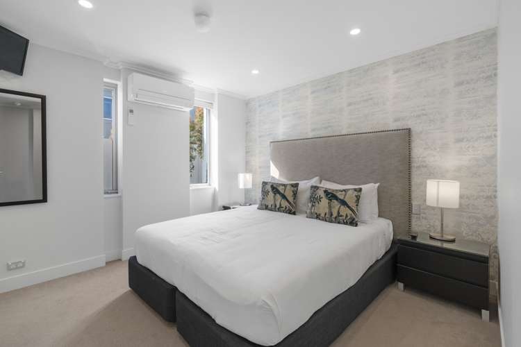 1/225 Lake Terrace Waipahihi_16