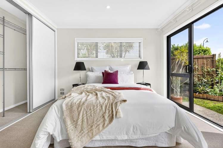 19 Barcliff Terrace Gulf Harbour_11