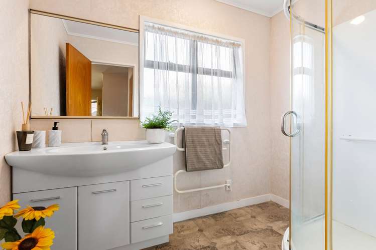 62 Donovan Street Blockhouse Bay_10